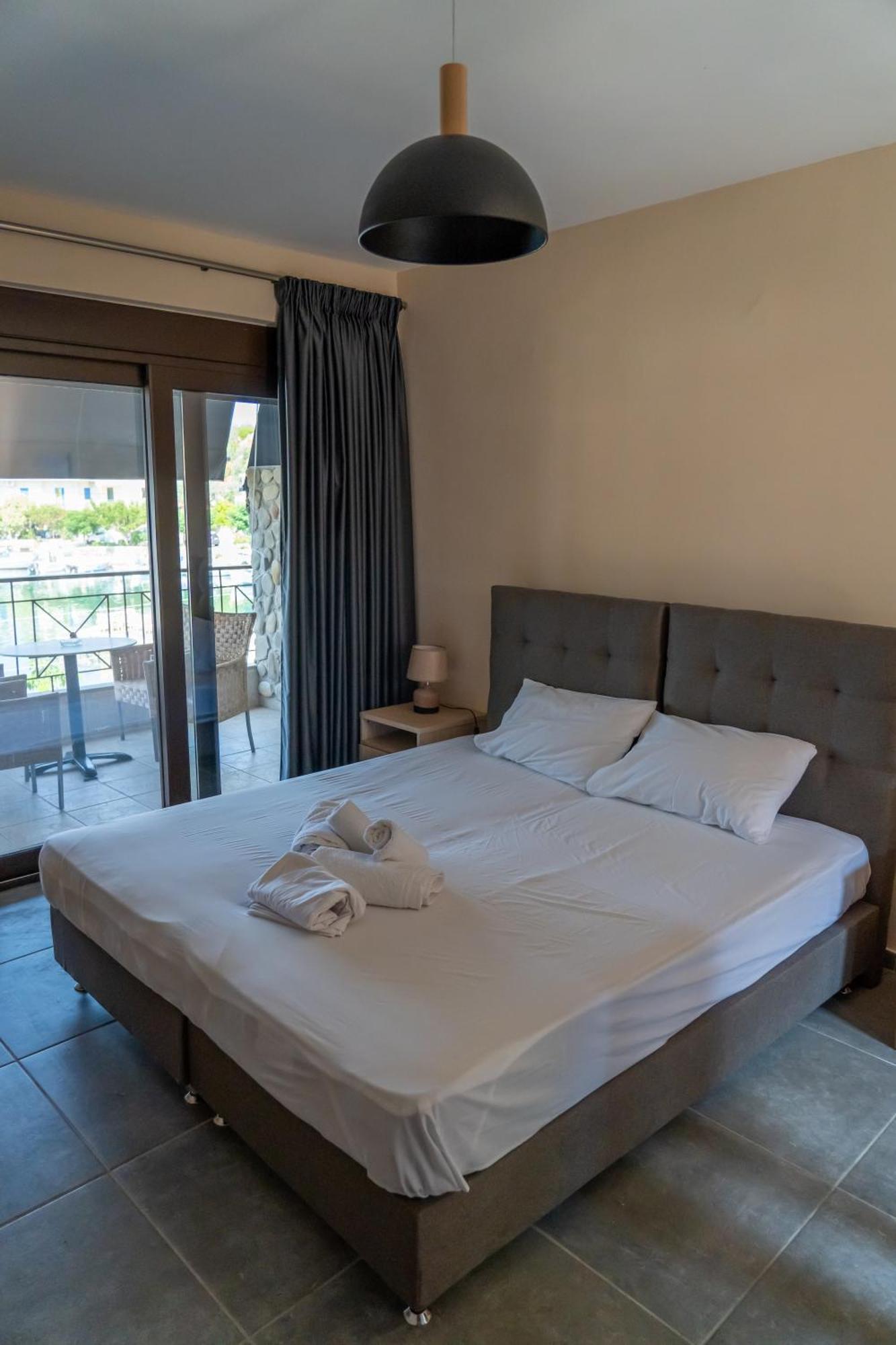 Prego Living Apartments Vathi  Bagian luar foto