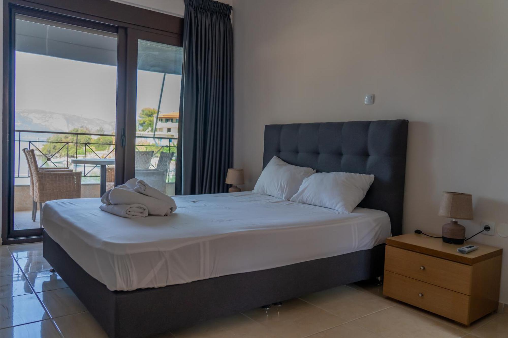 Prego Living Apartments Vathi  Bagian luar foto