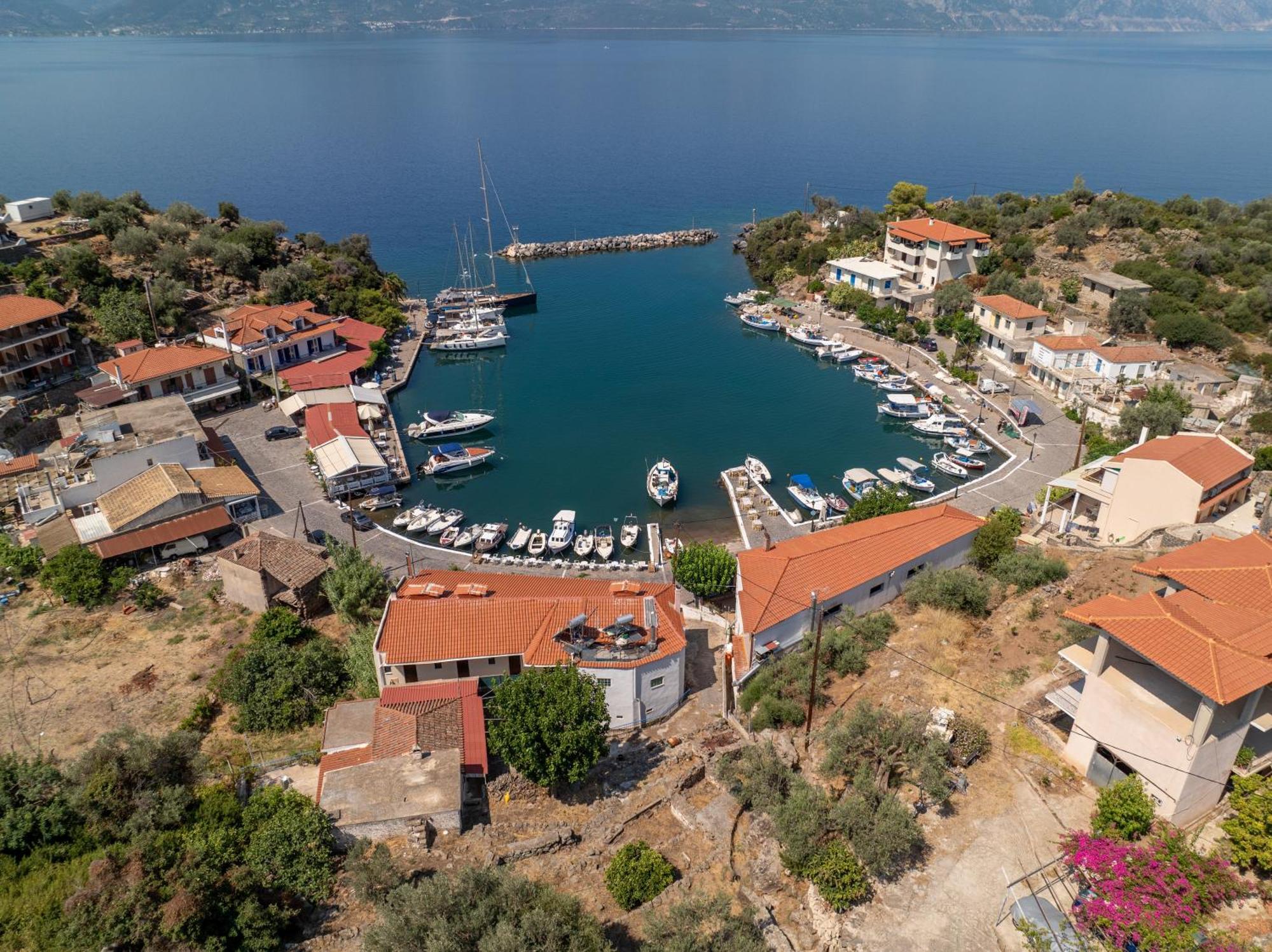 Prego Living Apartments Vathi  Bagian luar foto